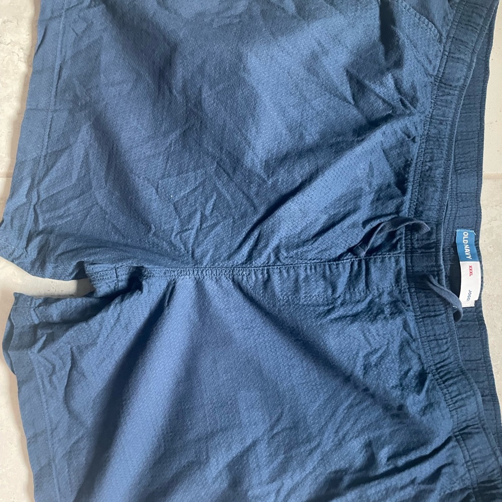 Old Navy Men's Textured Jogger Shorts in Navy Blue